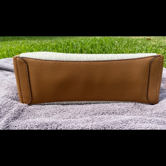 REAL Michael Kors Medium Logo Bag - Picture 3 of 9